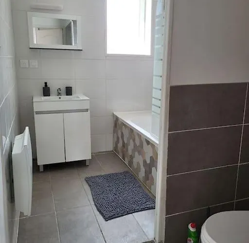 アパート 70 M² Spacieux Et Lumineux *