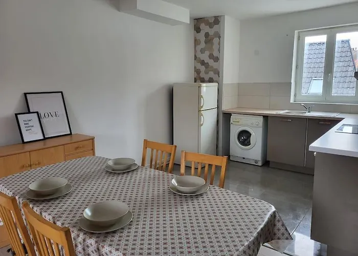 70 M² Spacieux Et Lumineux アパート カレー